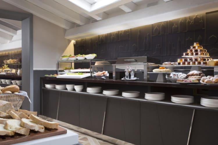 Breakfast room